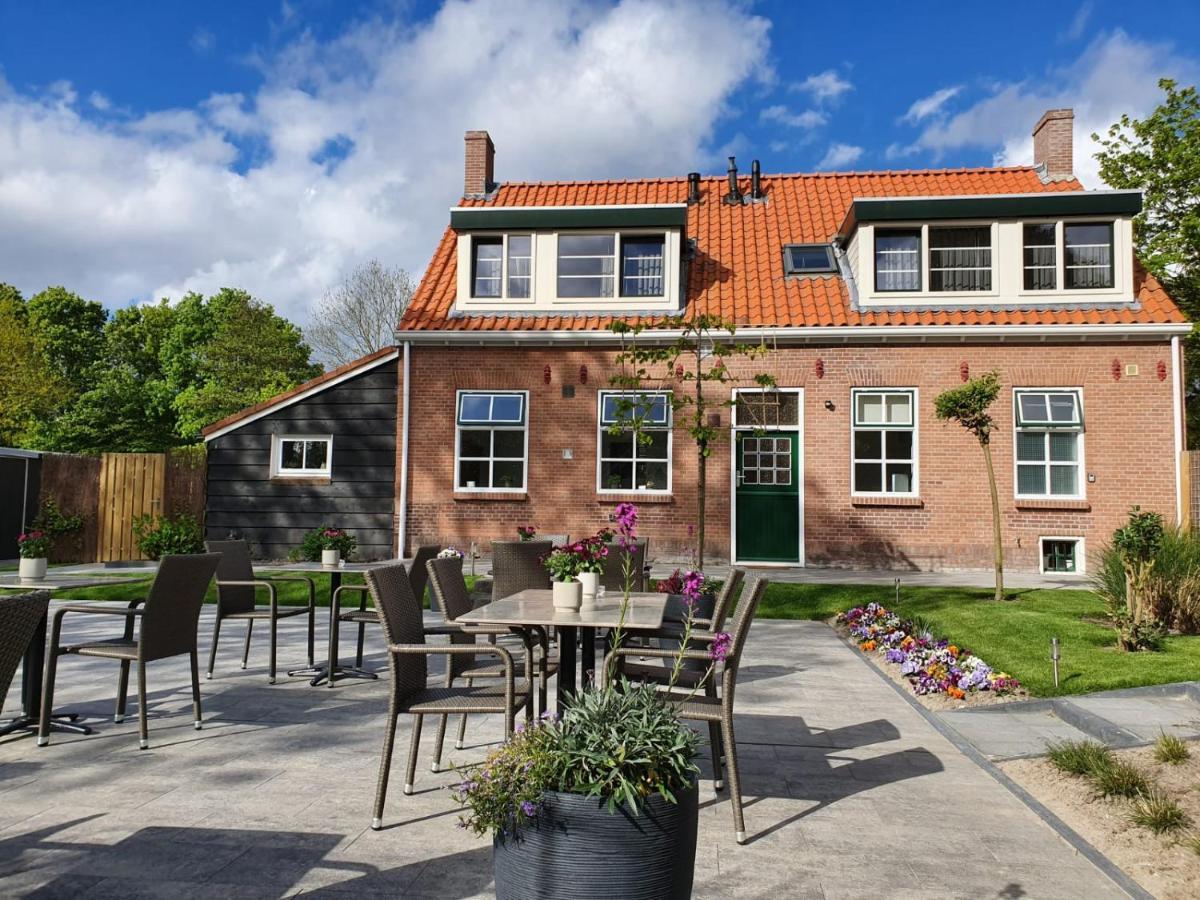 Dennenbos Couette-café *